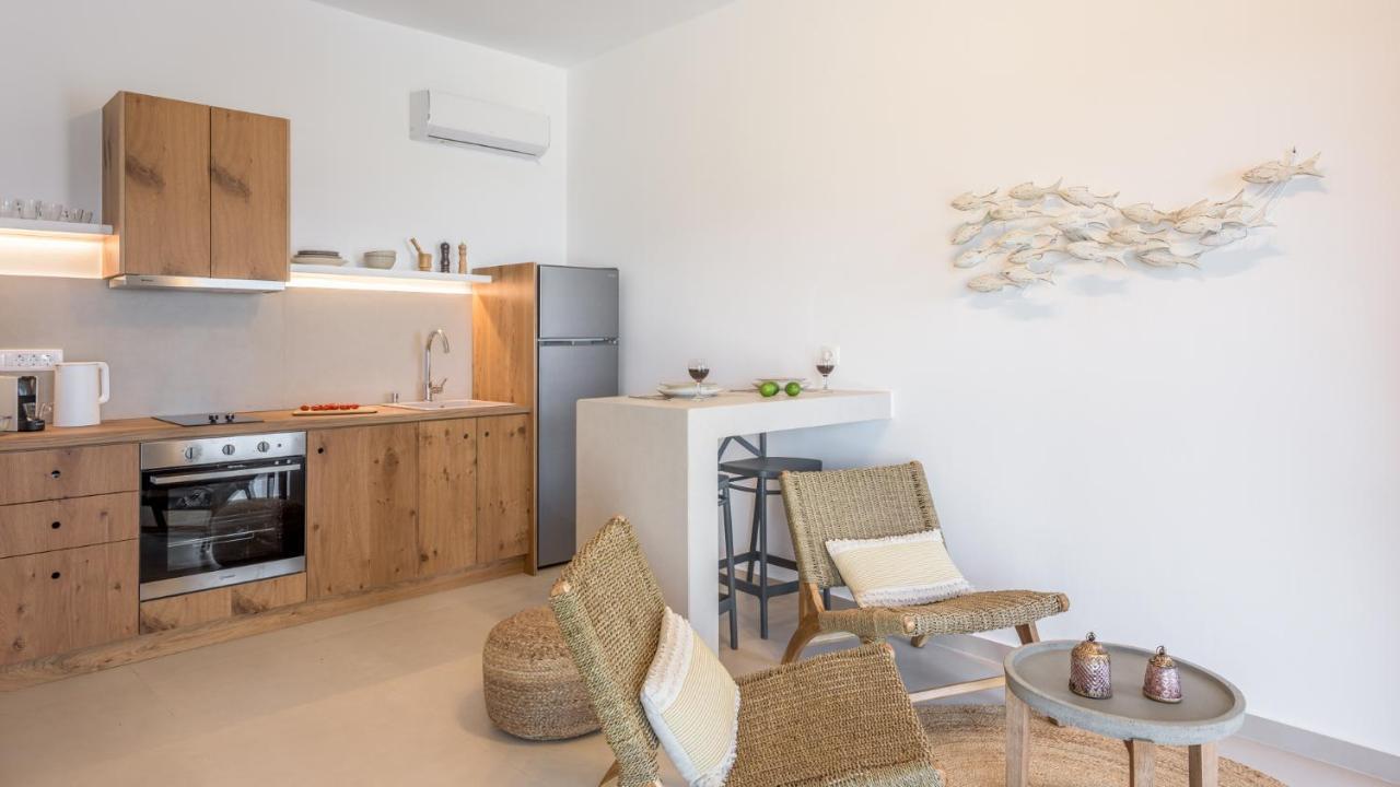 Giourgas Studios & Apartments Provatas Екстер'єр фото